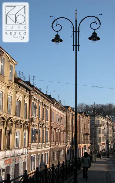 augsti pilsētas laternas