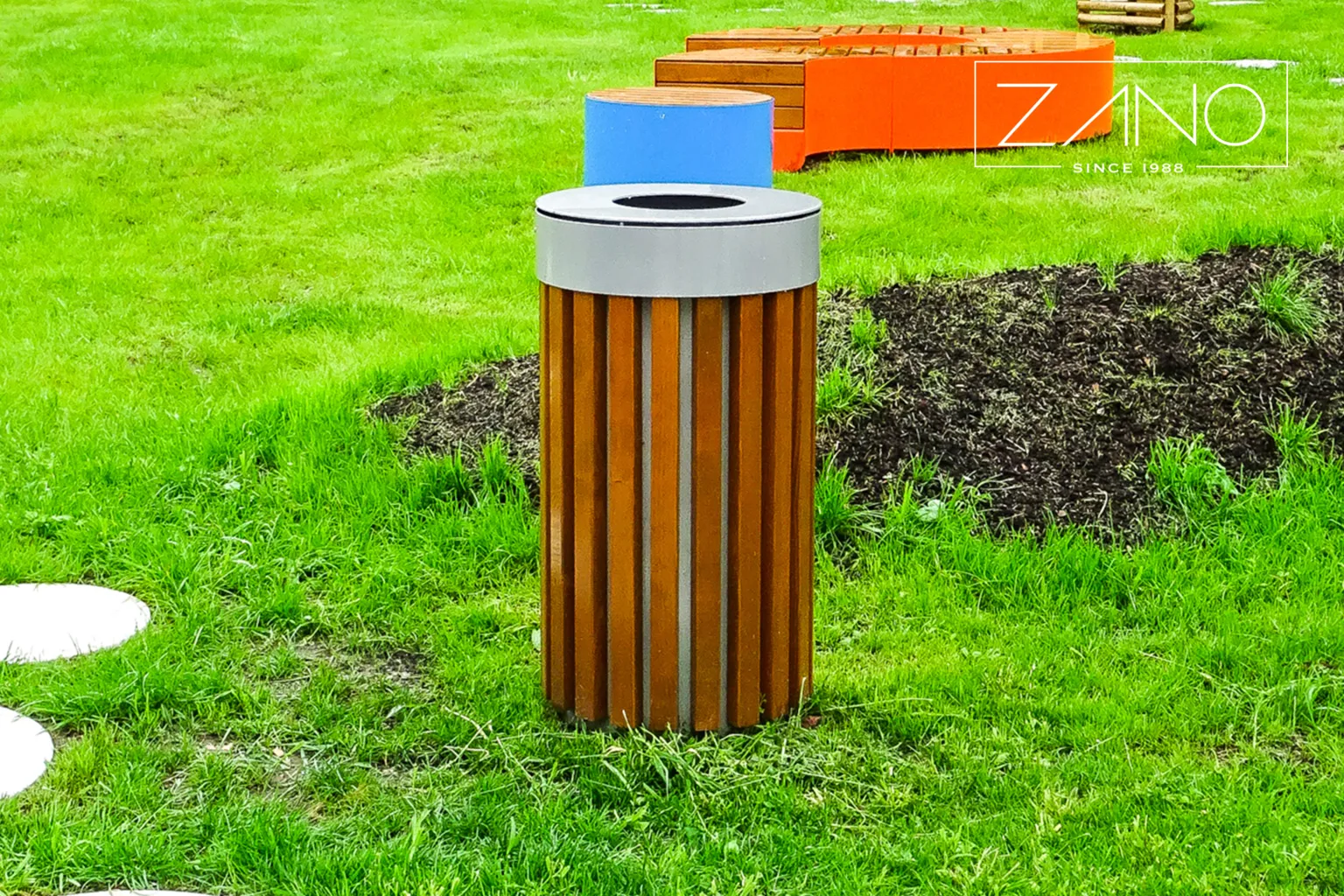 Tubus atkritumu tvertne parkiem