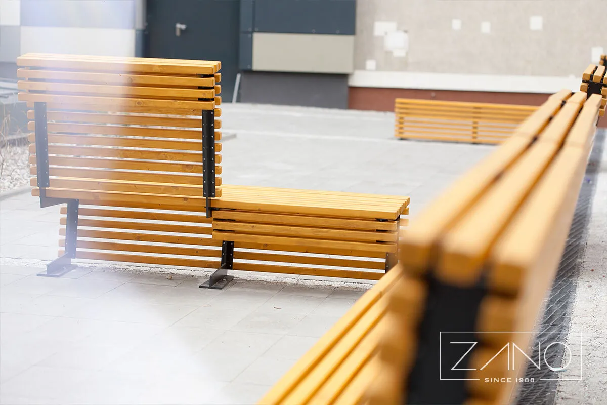 Mūsdienīgas pilsētas mēbeles Varšavas Tehnoloģiju universitātē