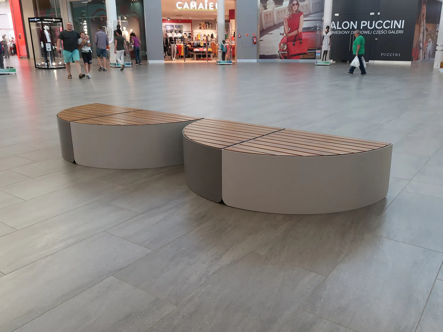 „Orbit“ soliņi tirdzniecības centrā