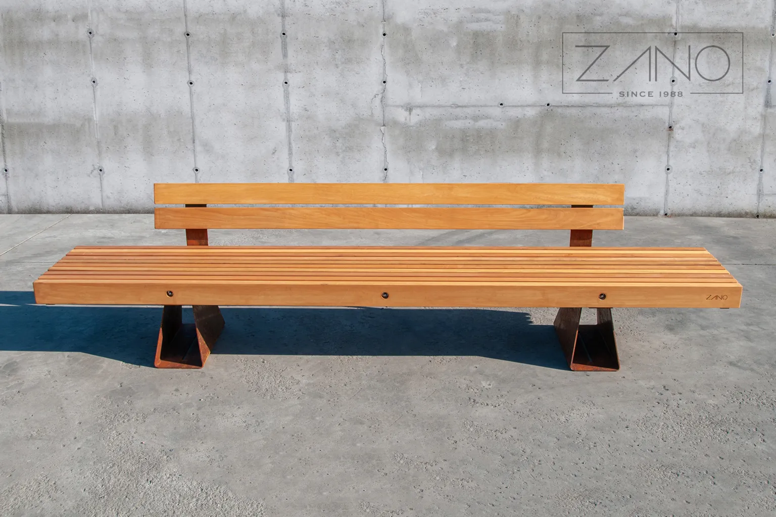 Corten tērauda pilsētas solis