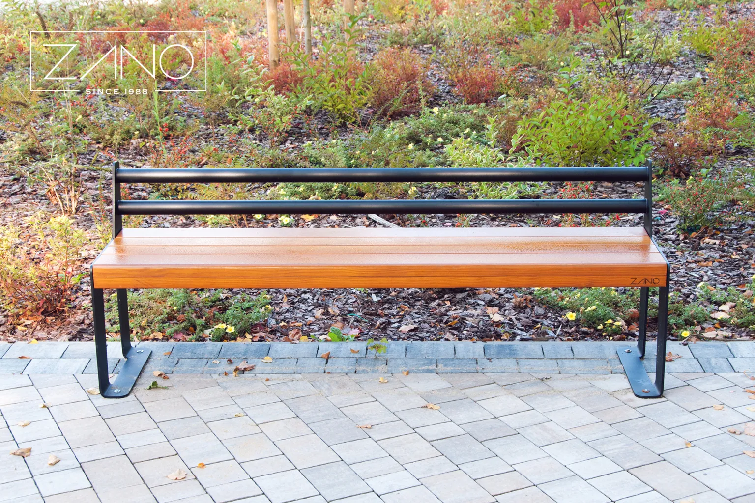Mūsdienīga parka solis ar atzveltni – Reliq