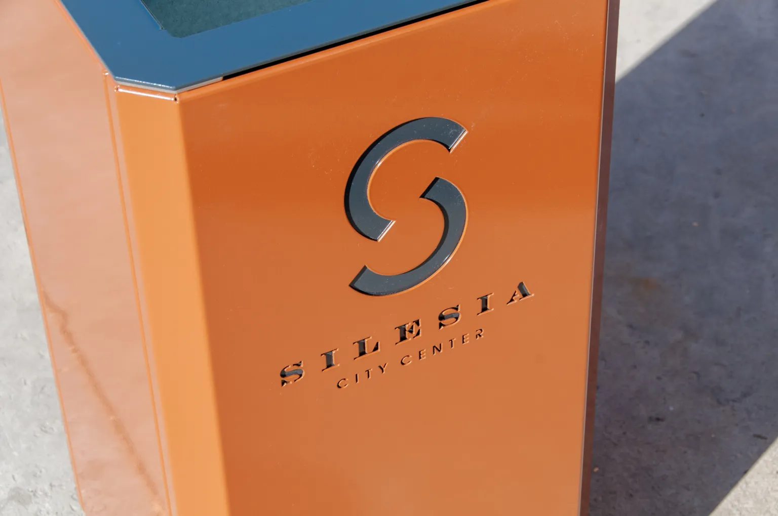 No tērauda izgriezts „Silesia“ logotips