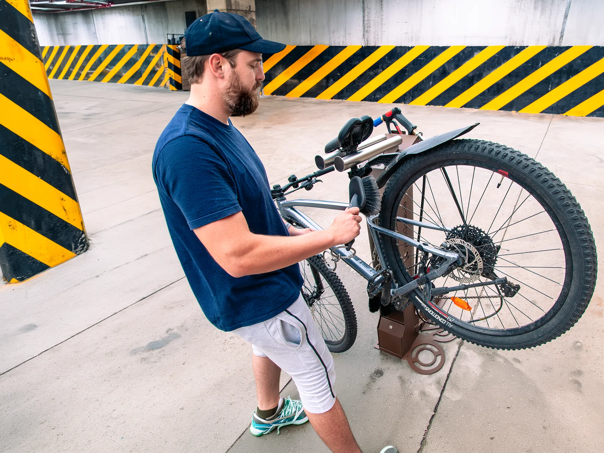 Kangu velosipēdu mazgāšanas stacija