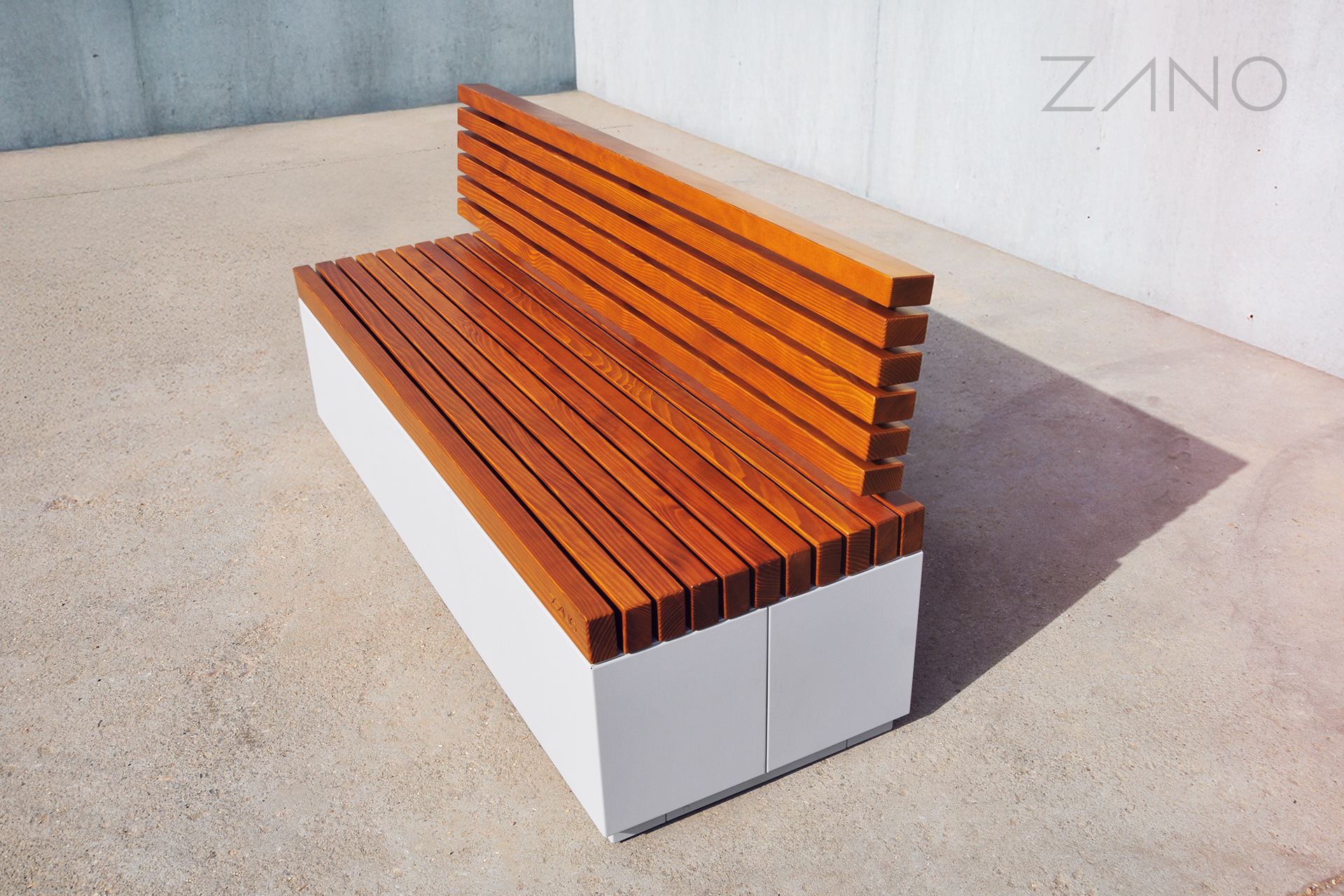 Quadro - pilsētas soliņš ar atzveltni Quadro - pilsētas soliņš ar atzveltni