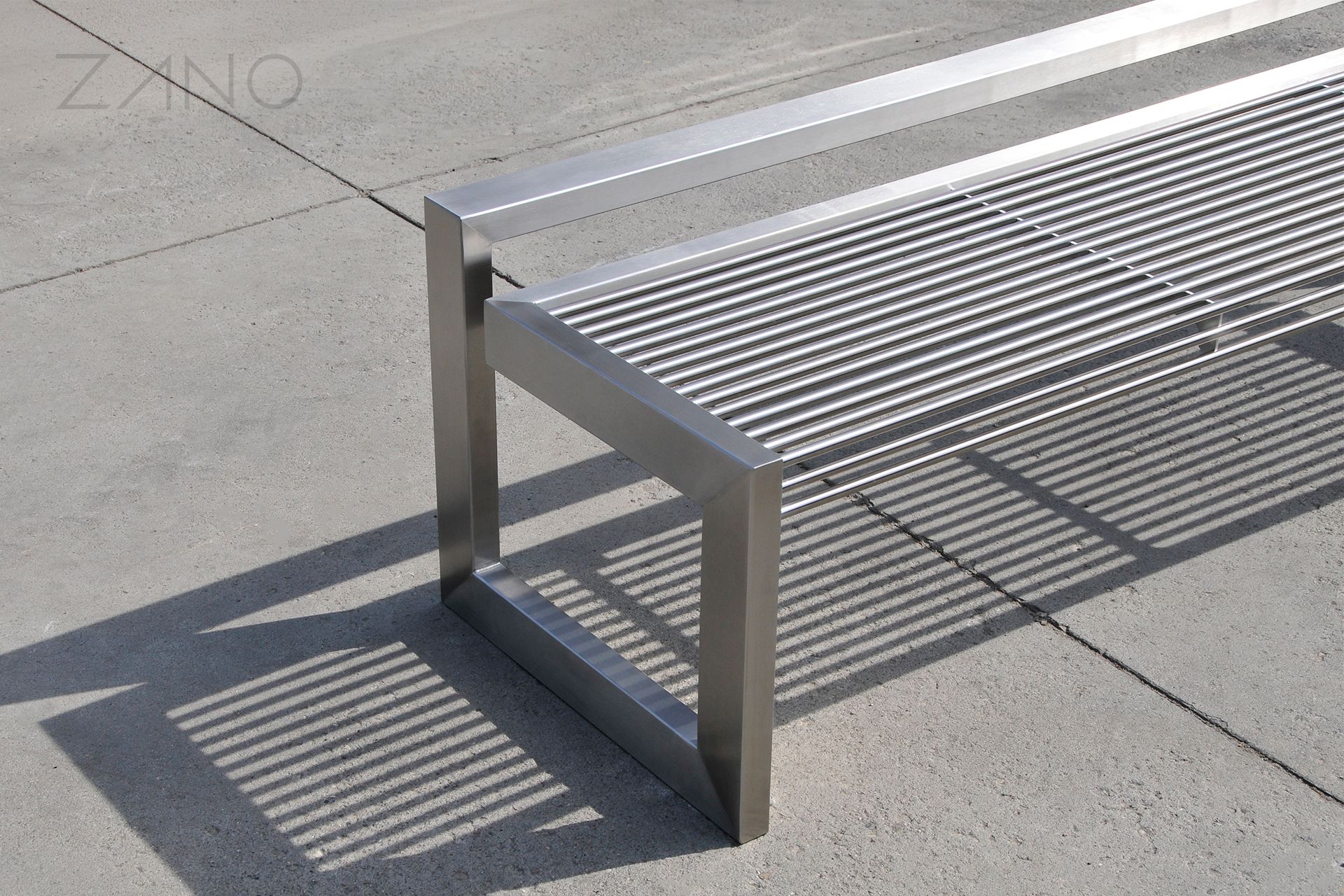 B-bench soliņš no nerūsējošā tērauda bez atzveltnes B-bench soliņš no nerūsējošā tērauda bez atzveltnes