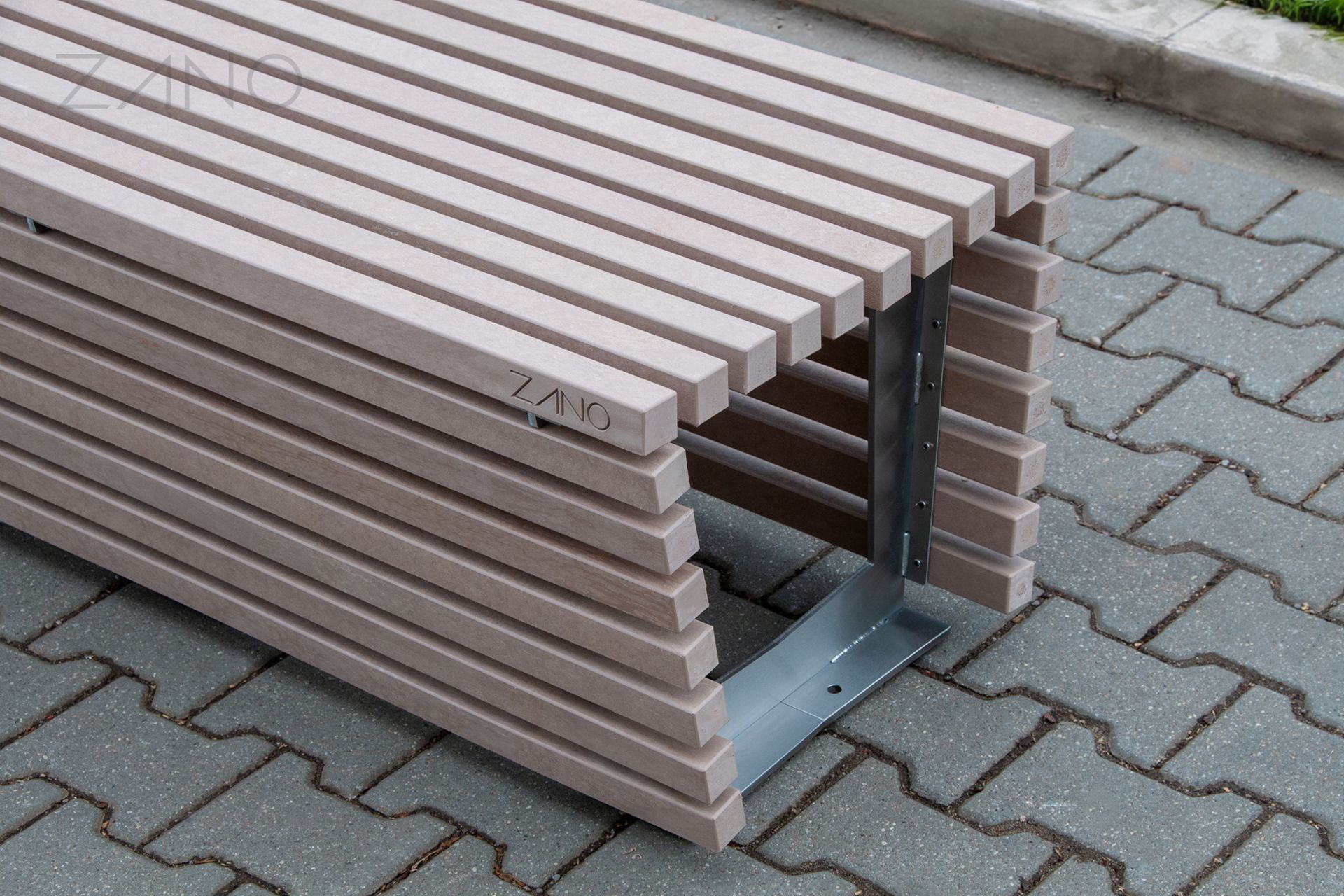 Koka imitācijas kompozītmateriāla dēlis, tīkkoka krāsā Koka imitācijas kompozītmateriāla dēlis, tīkkoka krāsā